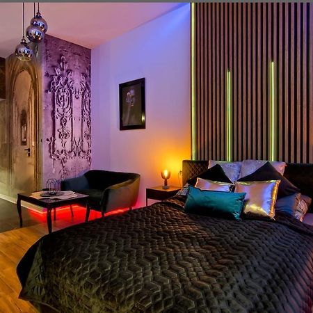Apartament Czarny Z Jacuzzi Krakov Exteriér fotografie