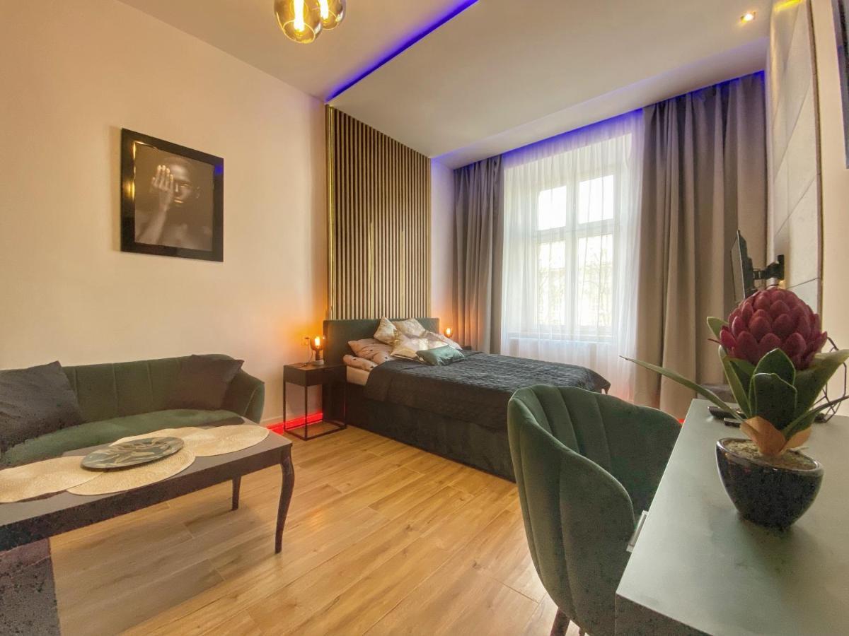 Apartament Czarny Z Jacuzzi Krakov Exteriér fotografie