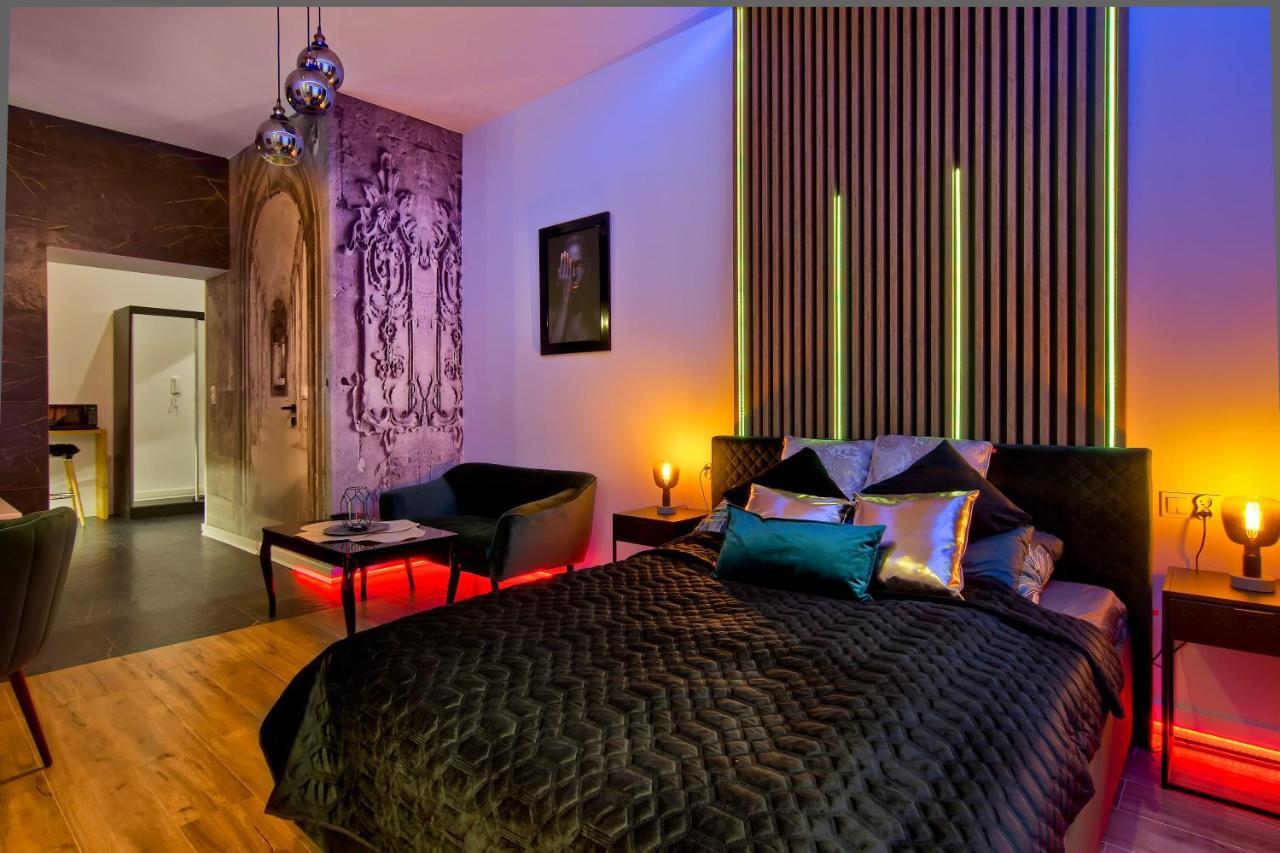 Apartament Czarny Z Jacuzzi Krakov Exteriér fotografie