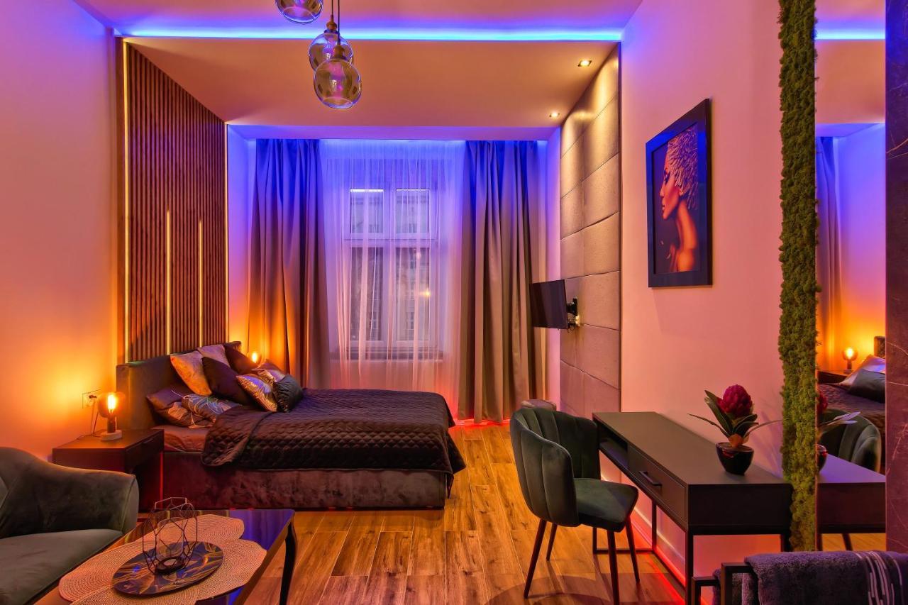 Apartament Czarny Z Jacuzzi Krakov Exteriér fotografie
