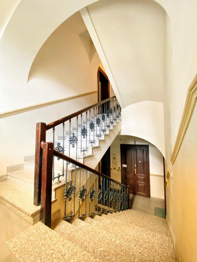 Apartament Czarny Z Jacuzzi Krakov Exteriér fotografie